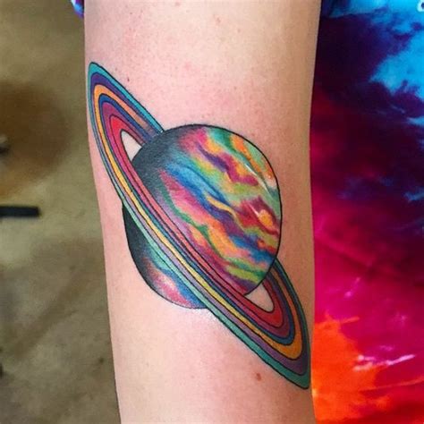 Saturn Tattoo: 42 Best Examples of This Majestic。